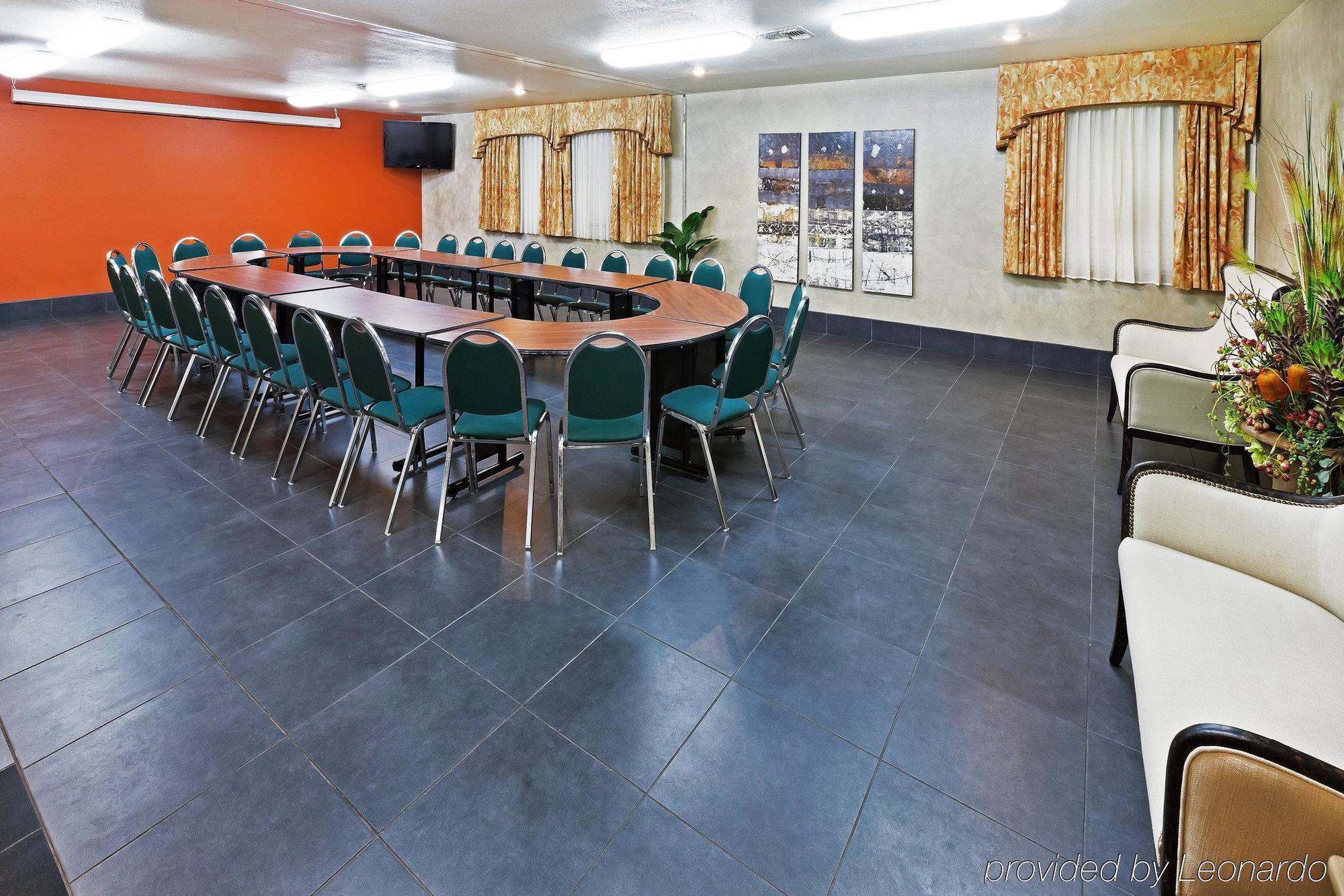 La Quinta By Wyndham Airport 3*